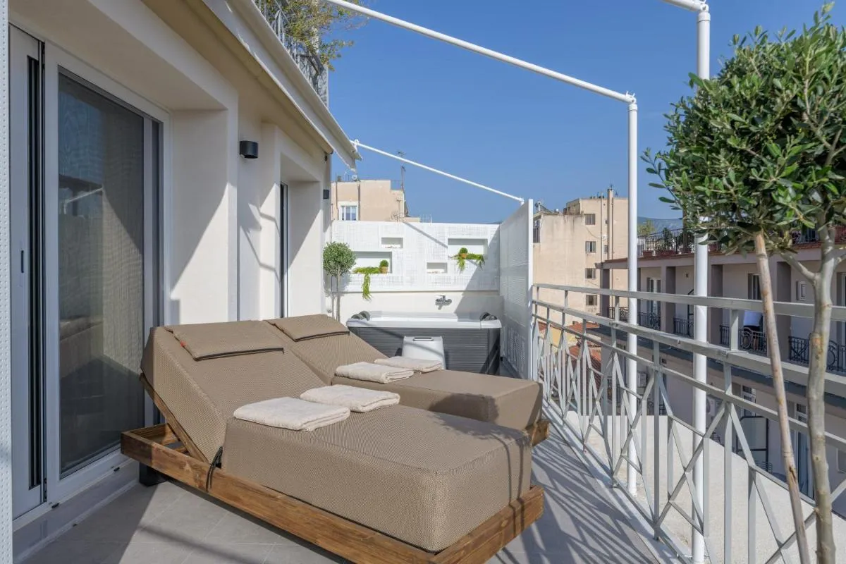 Image 3 of Central Sunny Loft with Plunge Pool