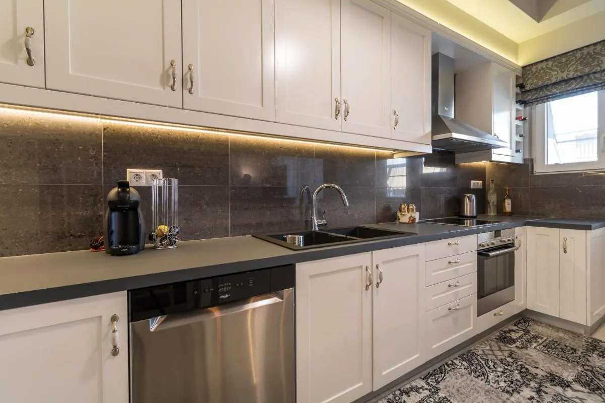 Image 4 of Comfortable and Spacious 2 bdr Apt