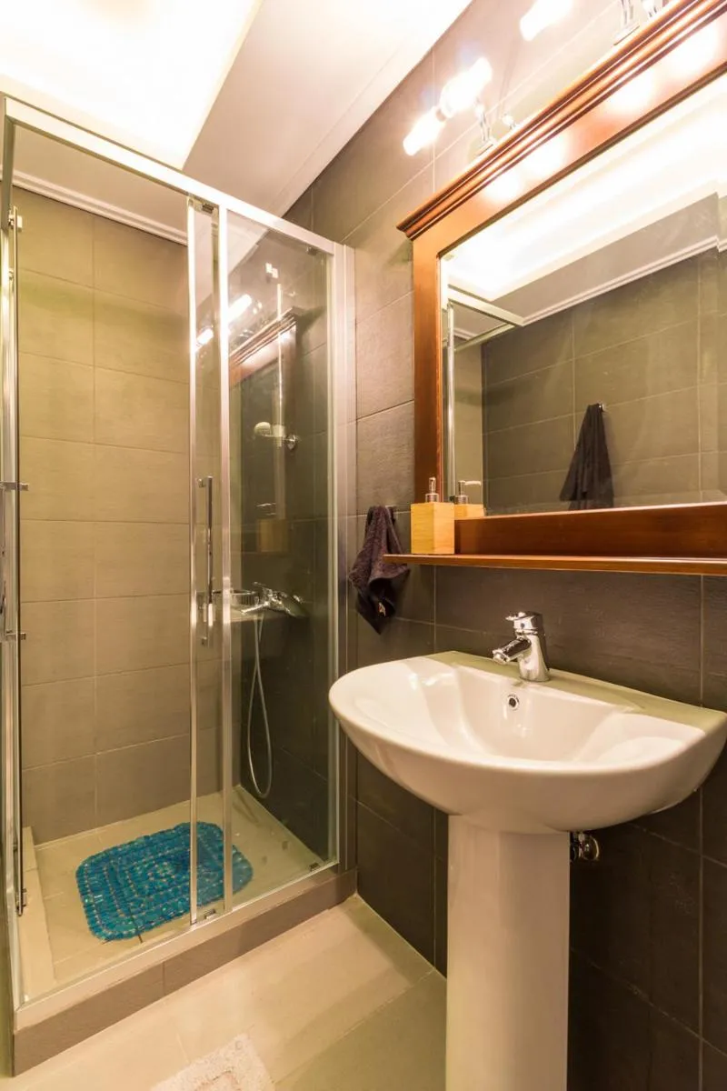 Image 5 of Comfortable and Spacious 2 bdr Apt