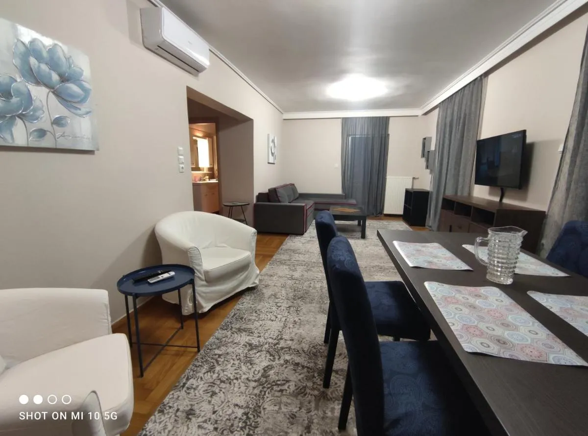 Image 2 of Cozy apartment near the sea in Palaio Faliro