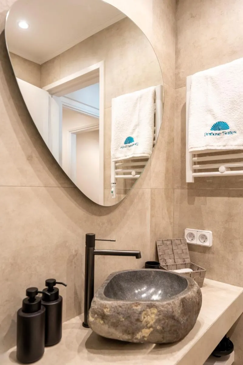 Image 4 of Derouse Eva Suite Jacuzzi & Sauna