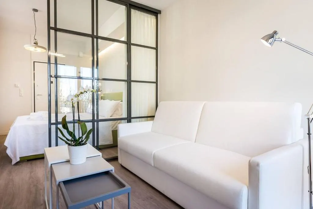 Image of Emilie in Athens – Central chic flat with terrace Syntagma E1