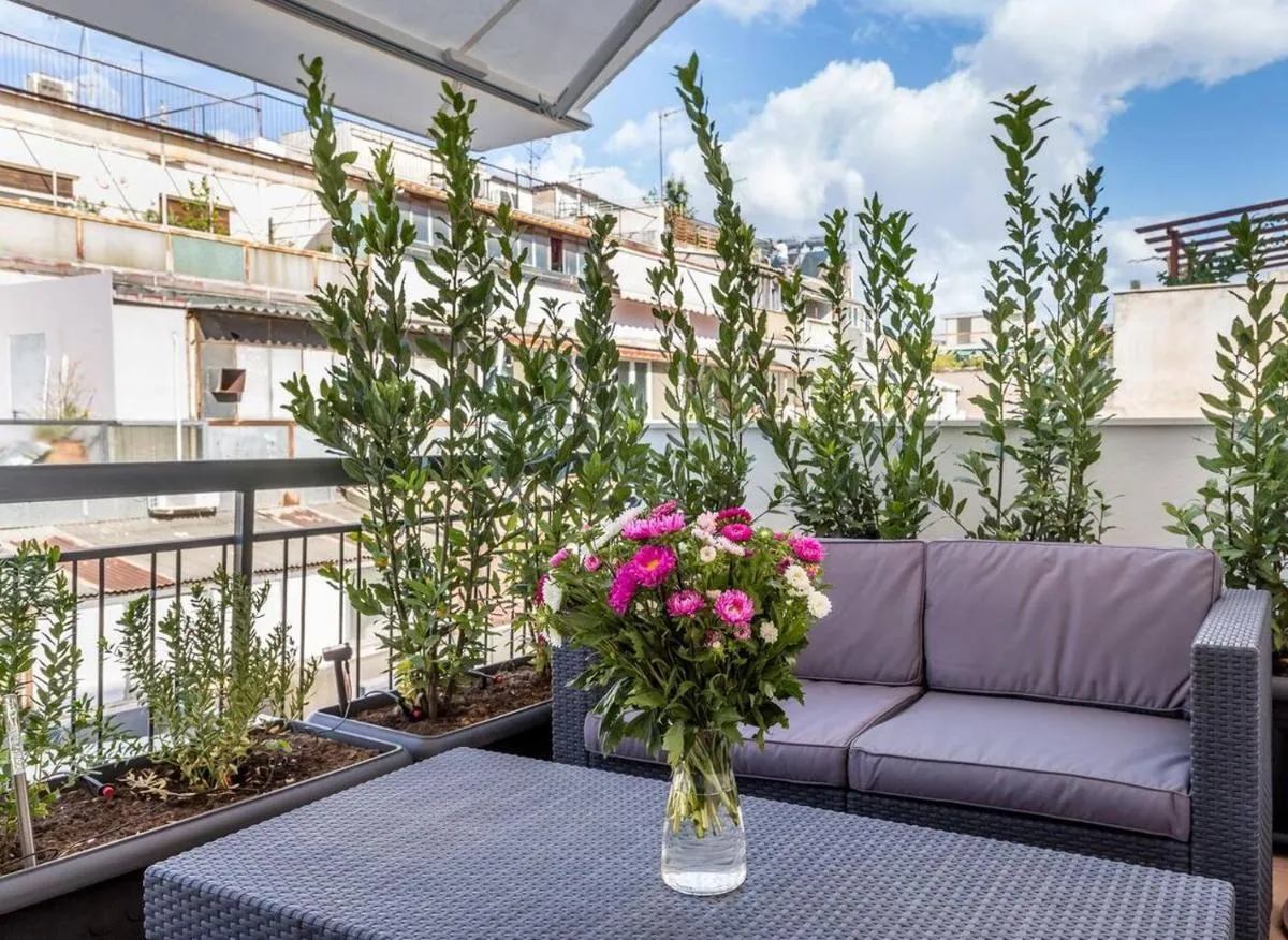 Image 2 of Emilie in Athens – Central chic flat with terrace Syntagma E1