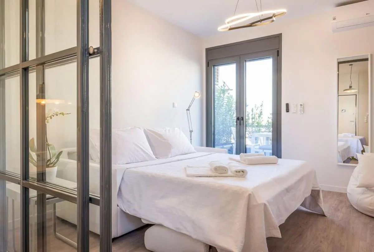 Image 4 of Emilie in Athens – Central chic flat with terrace Syntagma E1