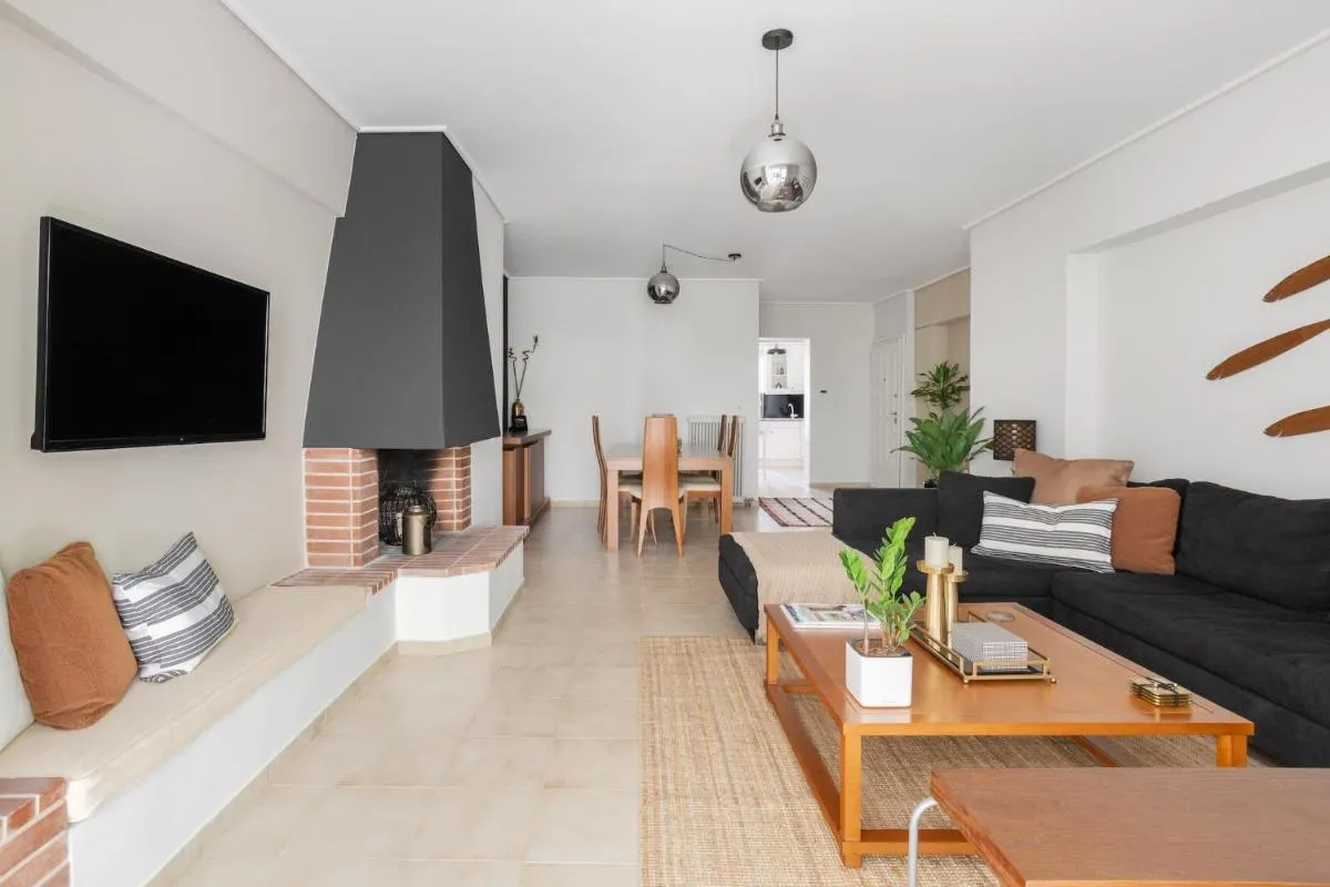 Image 5 of Fresh Detailed Stylish Apartment at Acropolis