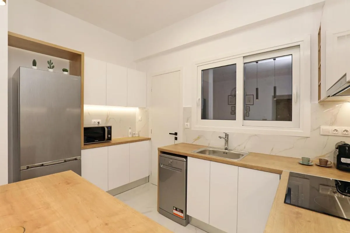 Image 5 of Golden Acropolis 3BD apartment