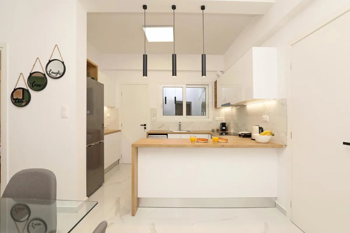 Image 3 of Golden Acropolis 3BD apartment
