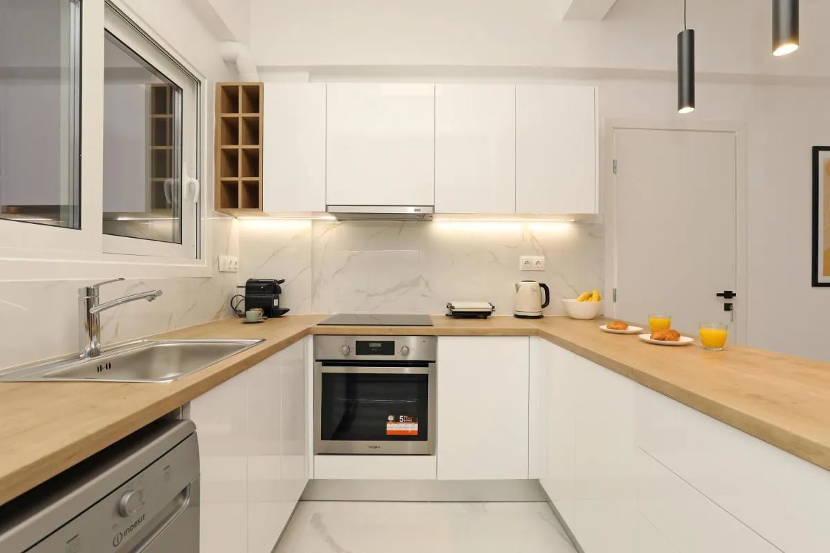 Image 4 of Golden Acropolis 3BD apartment