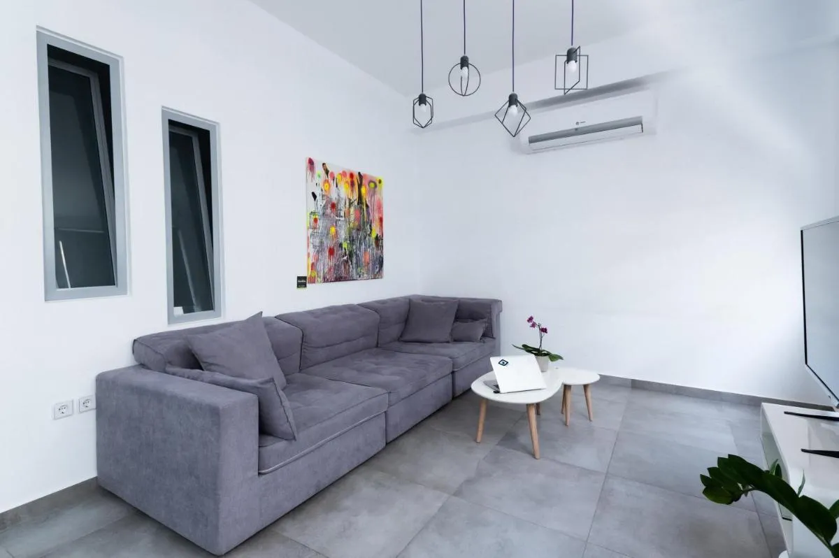 Image 4 of Hermes Apartments