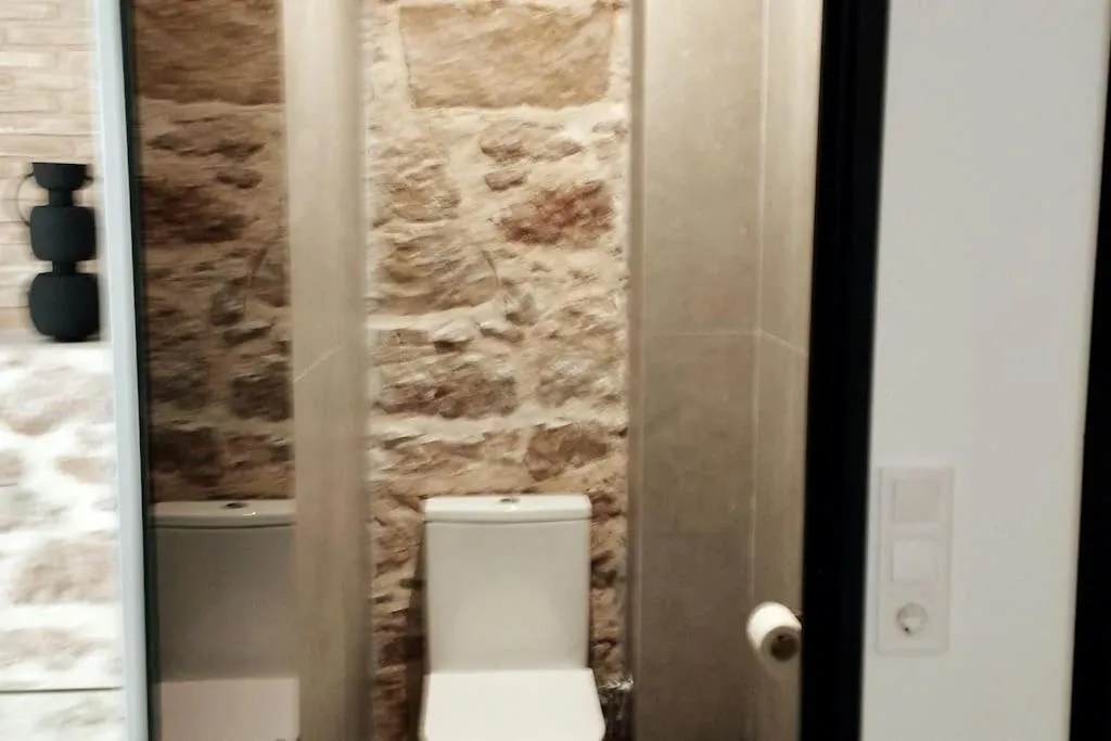 Image 5 of Χώρος με επιλεκτική λιτότητα και χαμάμ