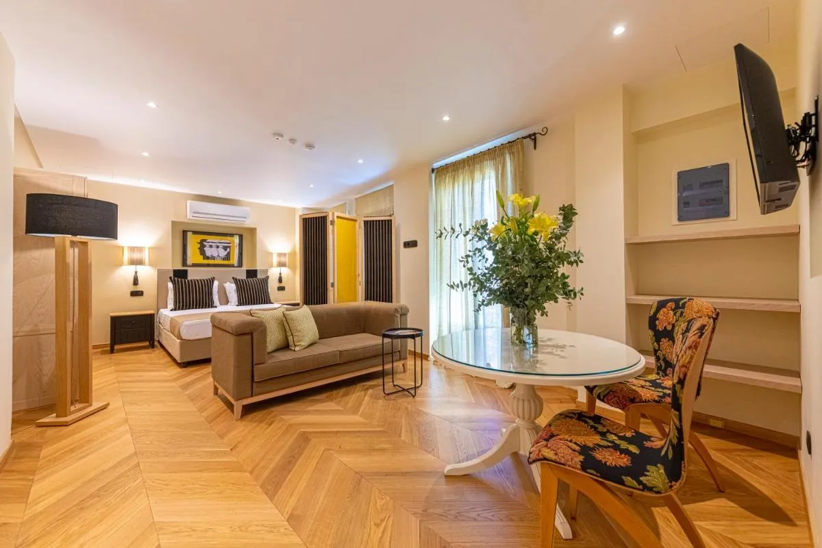 Image 5 of IPELHOME – Plaka Boutique Apartments
