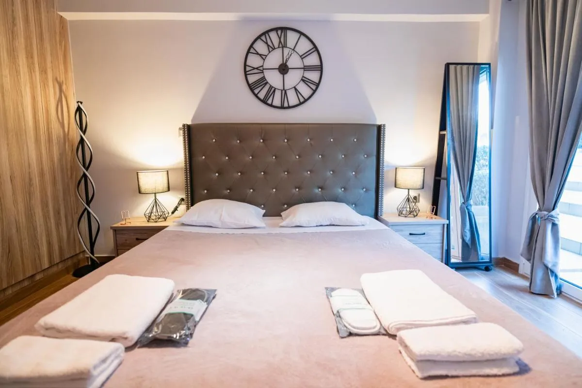 Image 1 of Lux Modern Apt Ανακαινισμένο διαμέρισμα 150m από την πλαζ ‘ΈΔΕΜ’