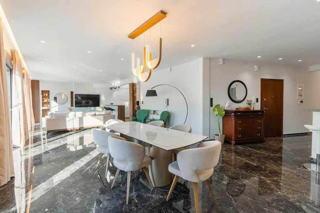 Image 1 of Luxury 4Bdrm Penthouse with Jacuzzi near Acropolis