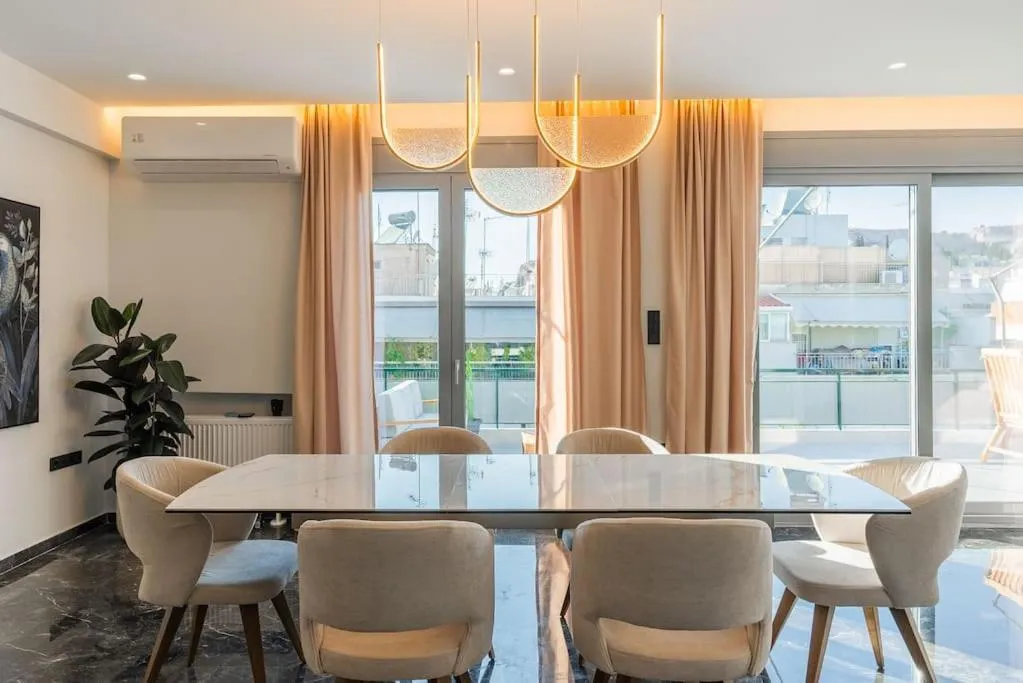 Image 3 of Luxury 4Bdrm Penthouse with Jacuzzi near Acropolis