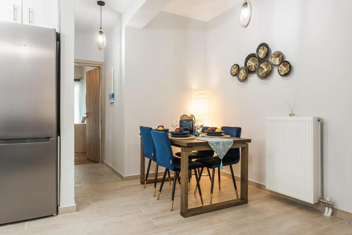 Image 5 of Luxury seaside apartment next to Starbucks opossite the beach park of Flisvos