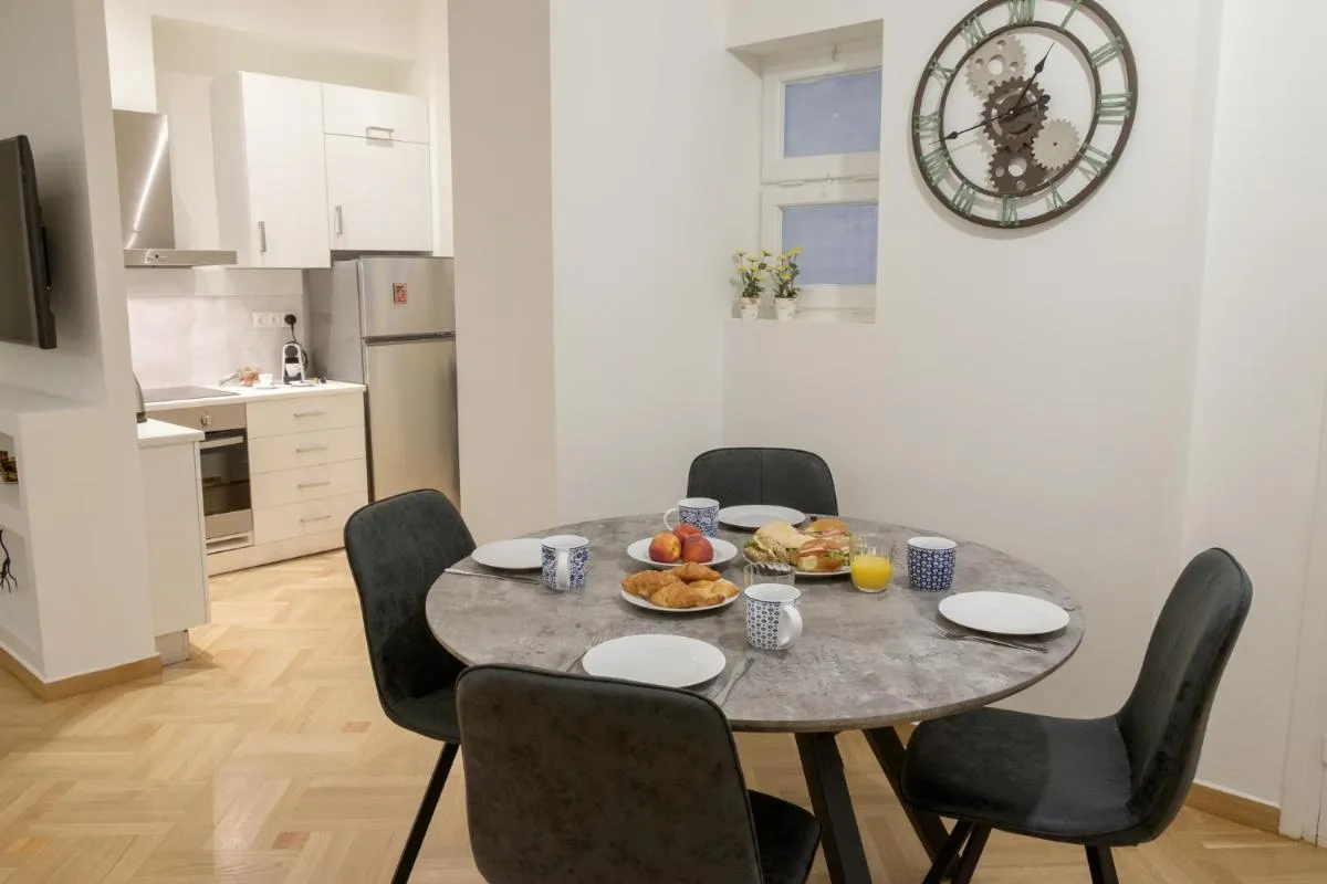 Image 2 of Luxury three bedroom Apartment in Kolonaki