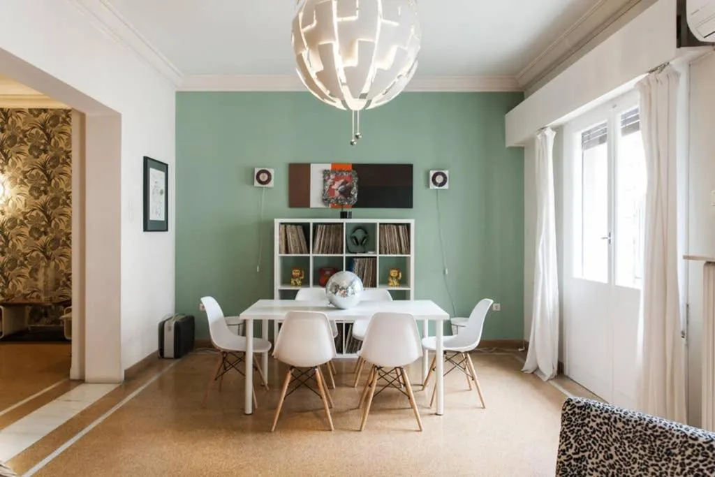 Image 3 of Mid century 3 bdr city centre townhouse