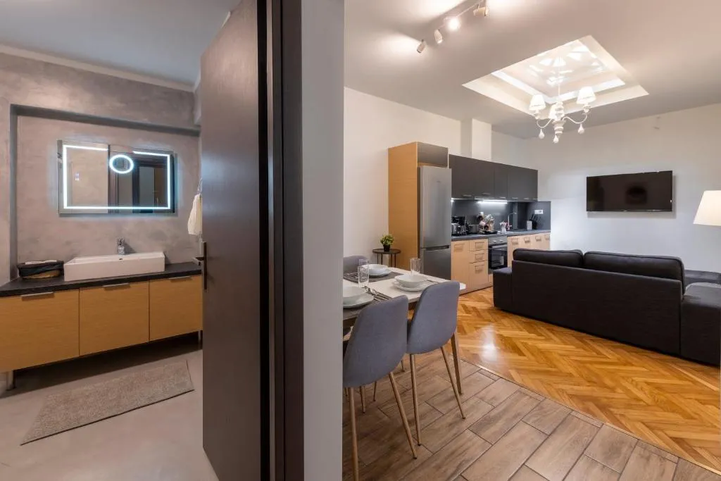 Image of Modern 5BD Apartment in the Heart of Athens