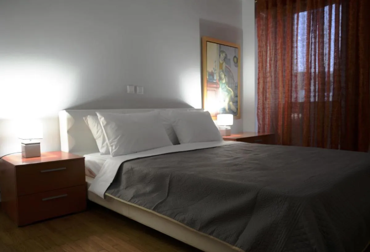 Image 2 of Modern & Classy Central Apartment