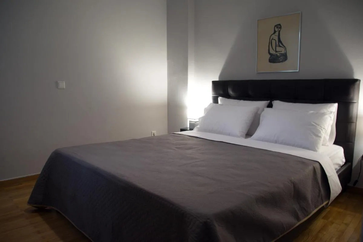 Image 3 of Modern & Classy Central Apartment