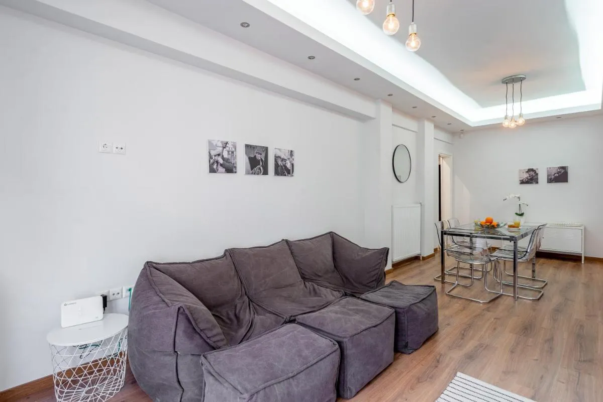 Image 1 of Modern Living – Greecing