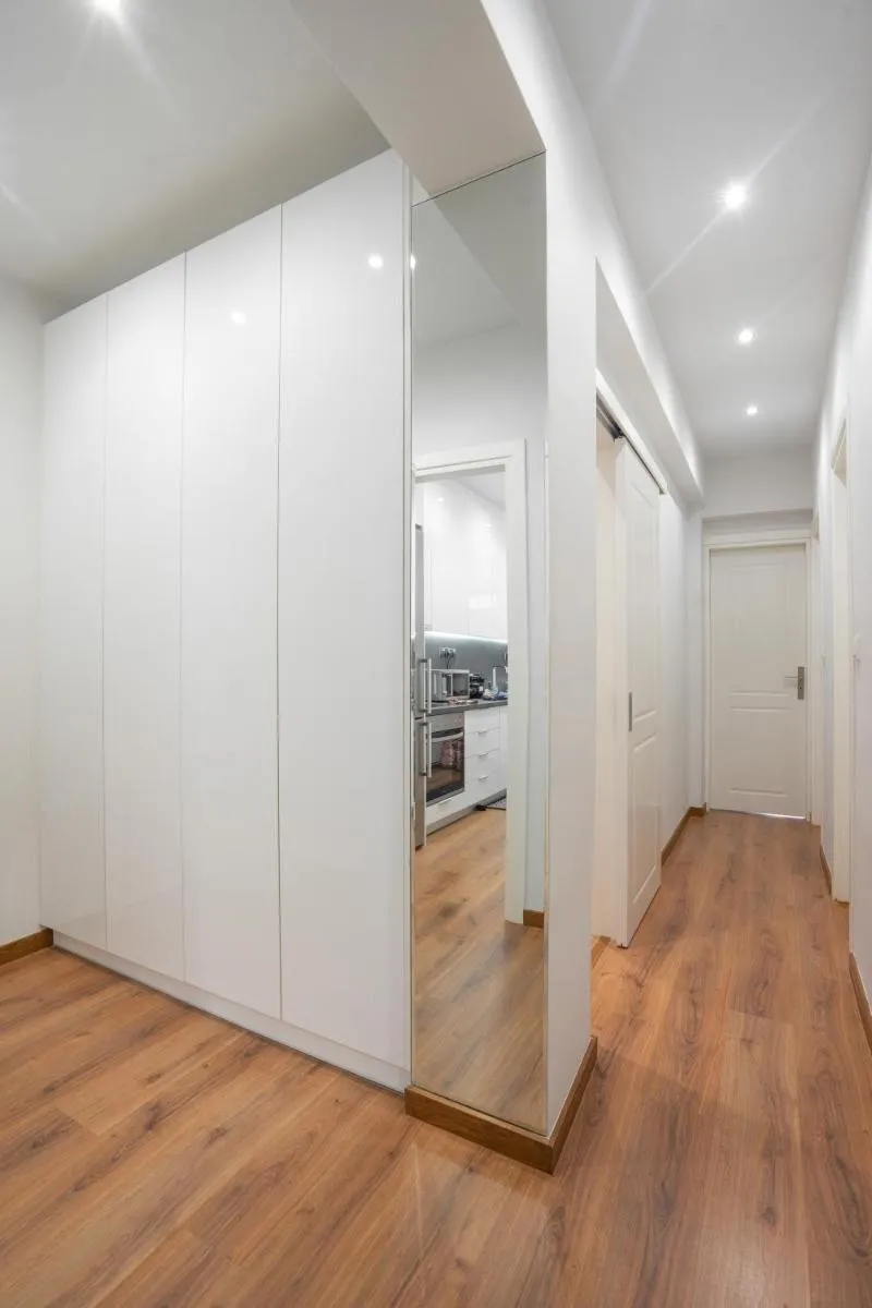 Image 6 of Modern Living – Greecing