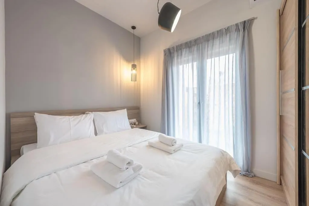 Image 4 of Modern & Spacious Αpartment