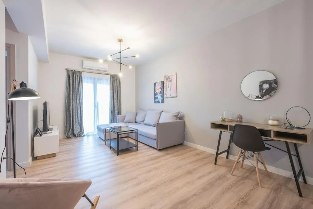 Image 6 of Modern & Spacious Αpartment