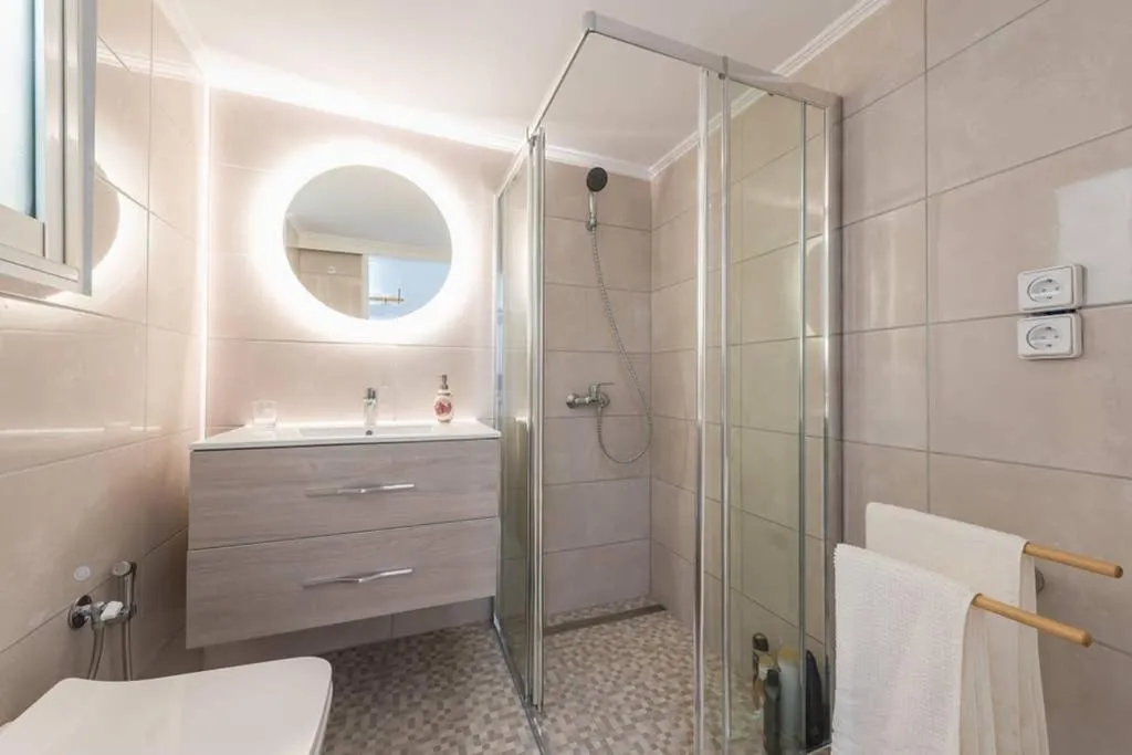Image 5 of NEW! Bright & Remodeled 1Bed apt 2min Walk to Acropolis
