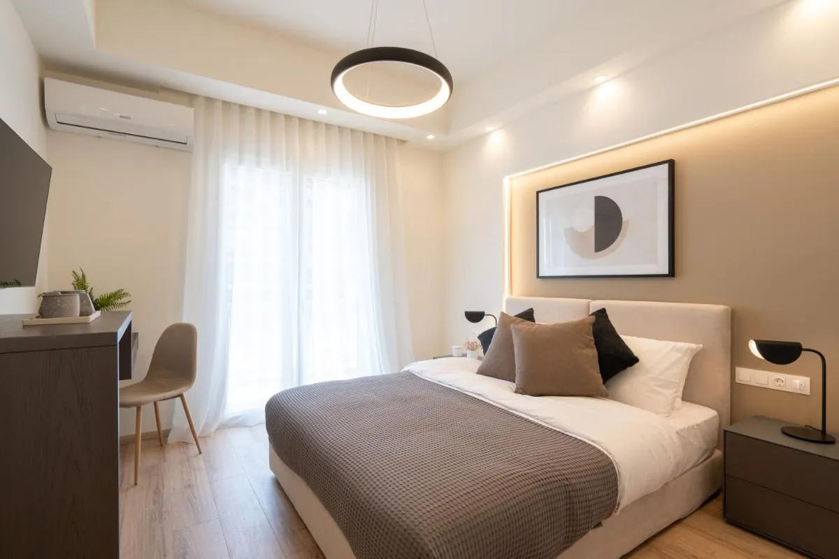 Image 1 of Newly Renovated 2 Bedroom Apartment, 5min to metro