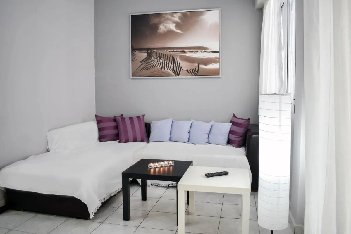 Image 2 of OLIVER SUITES