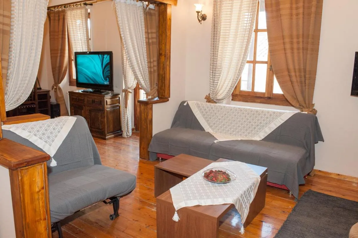 Image 6 of Platos’s Academy Studio 100m² (4min METRO)
