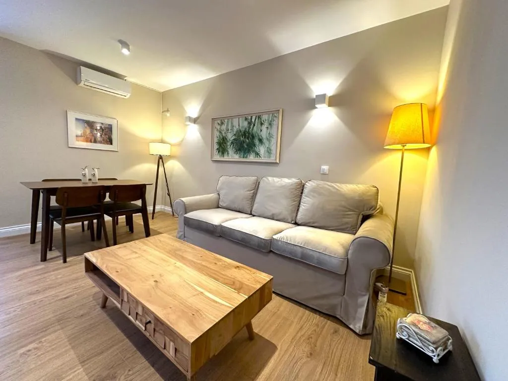 Image of Queens Avenue Apartment