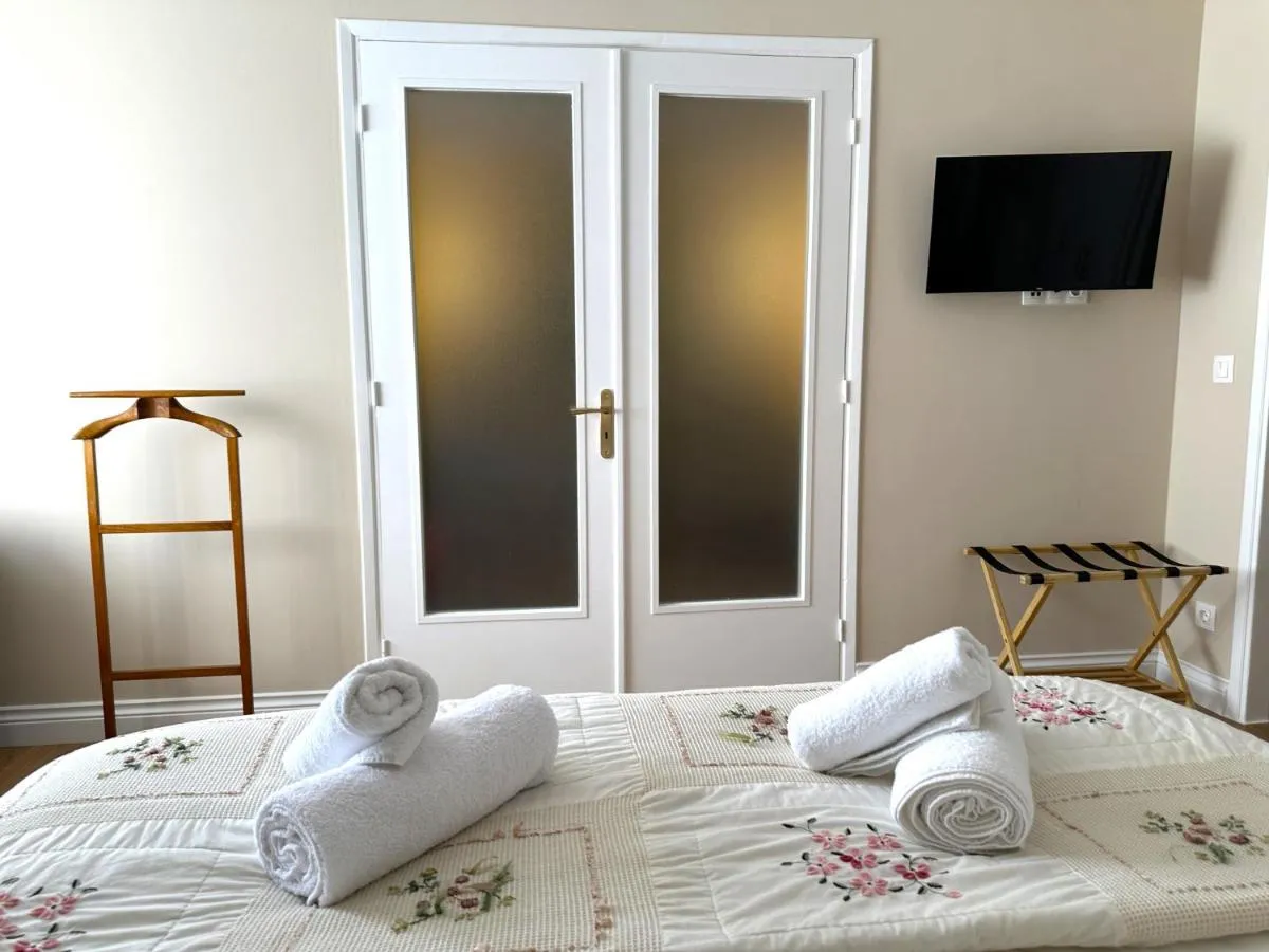 Image 4 of Queens Avenue Apartment