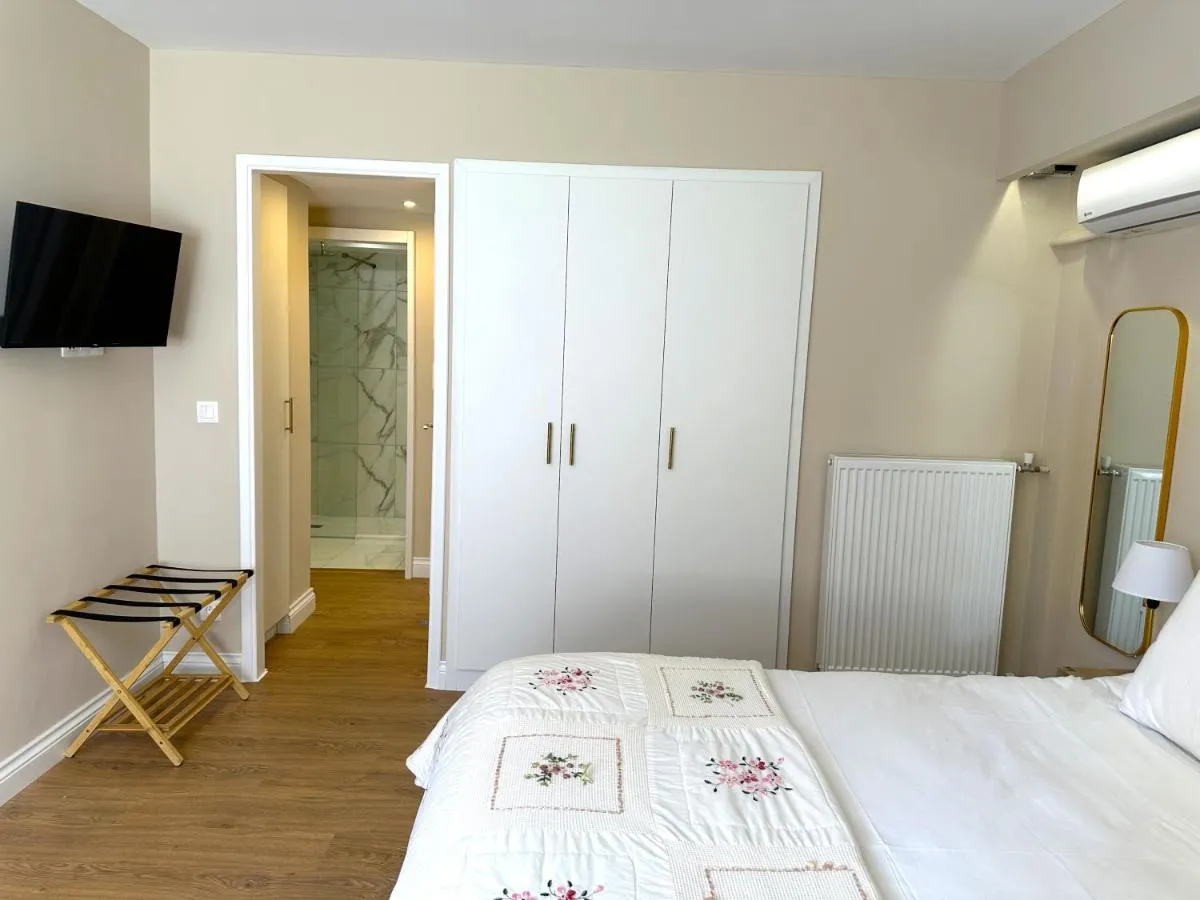 Image 5 of Queens Avenue Apartment