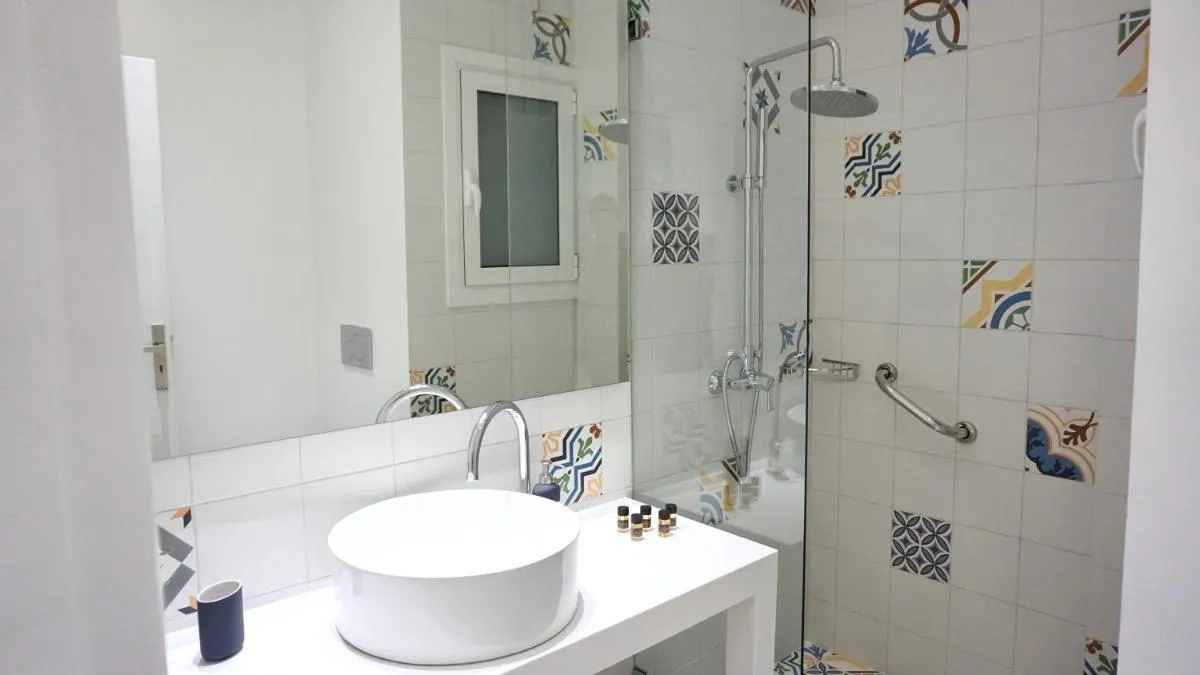 Image 2 of Spacious Modern Apartment in Athens near Metro