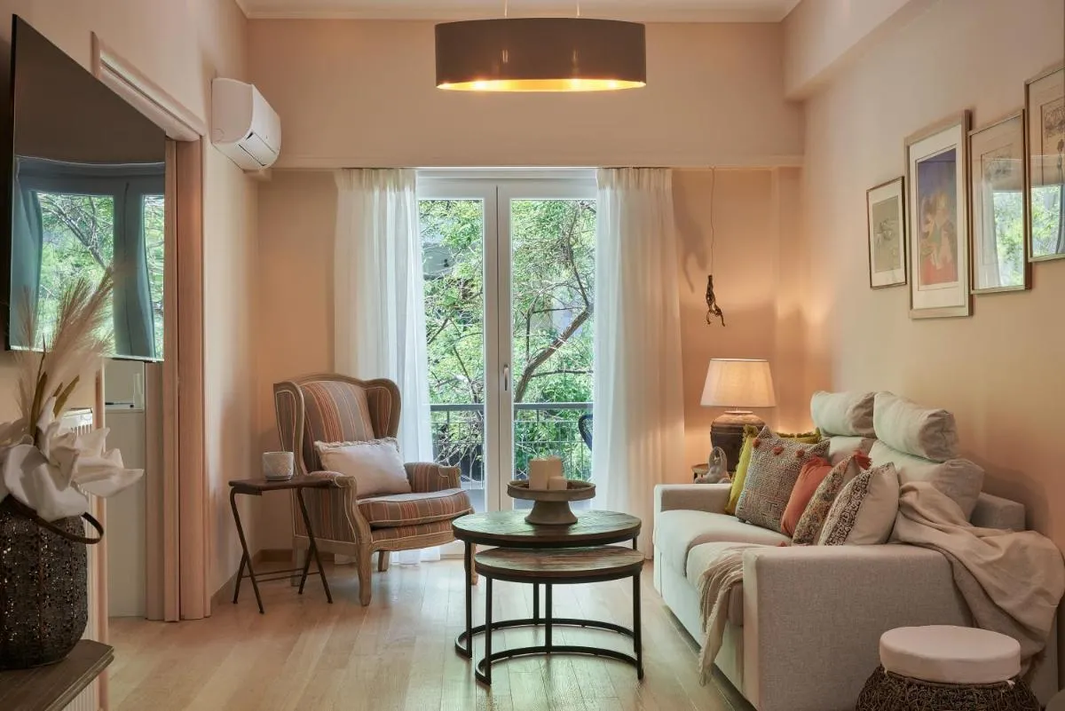 Image 1 of Spirou Merkouri Handcrafted 2BD Home