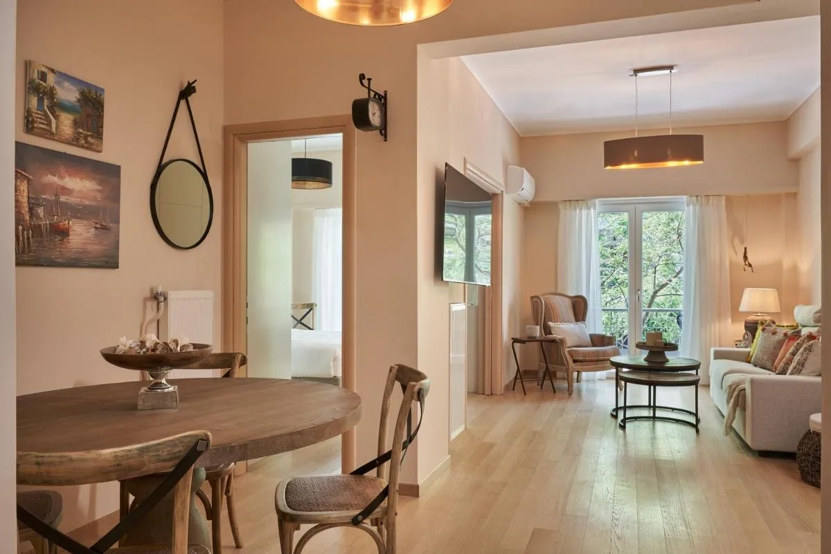 Image 3 of Spirou Merkouri Handcrafted 2BD Home