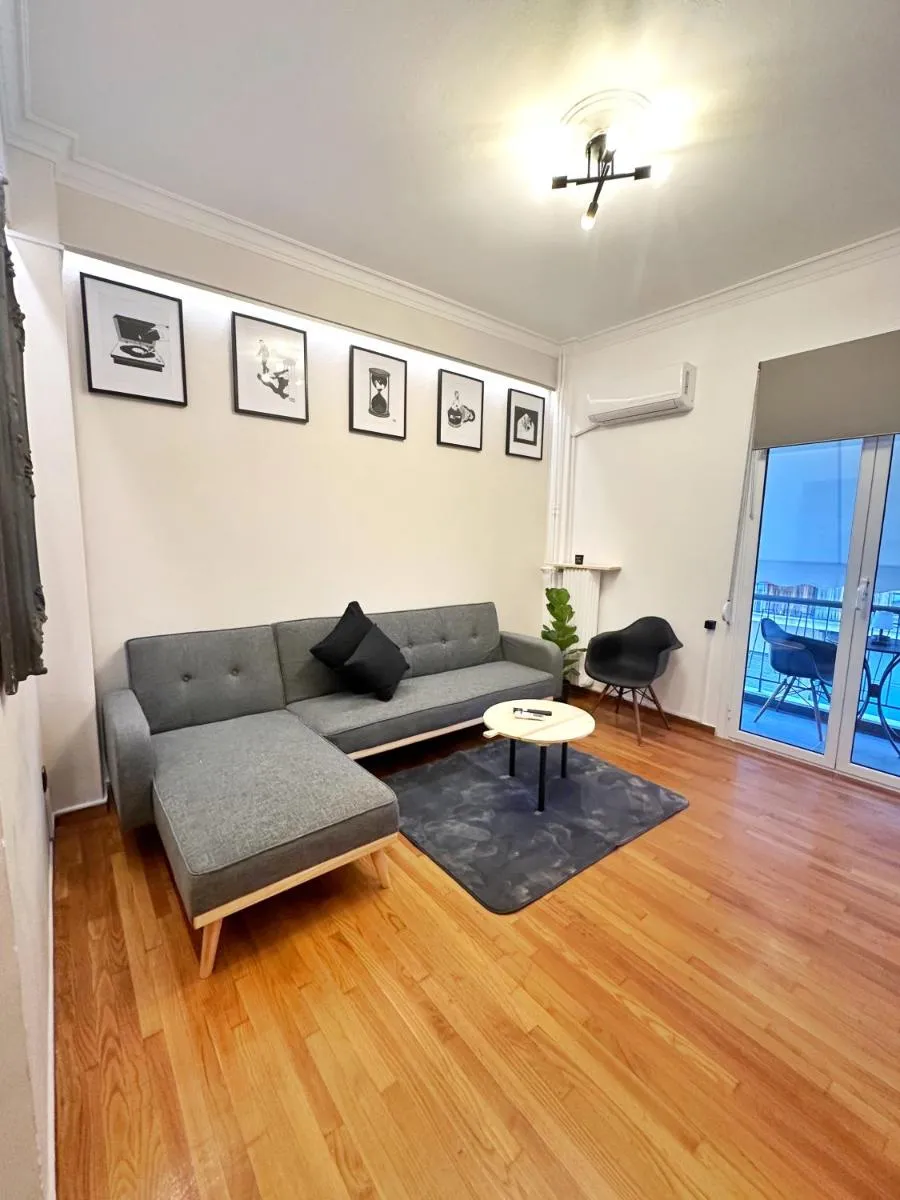Image 3 of St Tomas Square Apartment