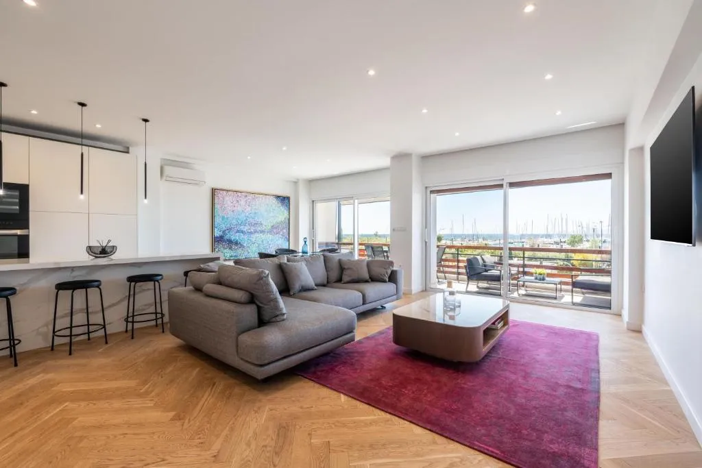 Image of Stunning Athens Riviera 3 BD Apt
