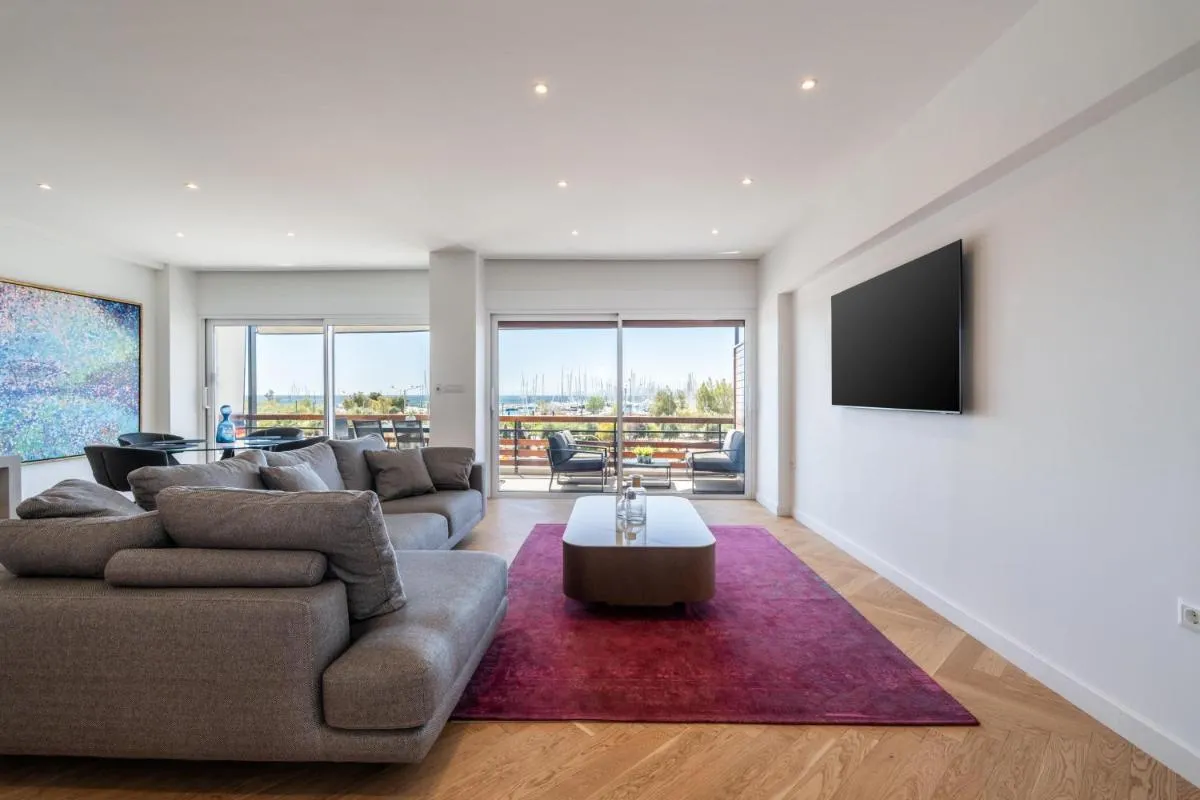 Image 4 of Stunning Athens Riviera 3 BD Apt