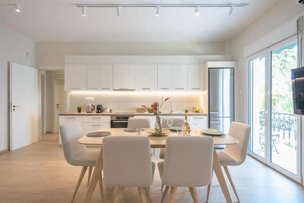 Image of Stylish 2BDR Apt by Acropolis