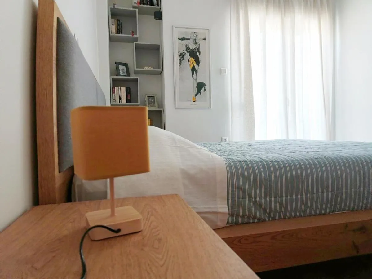 Image 4 of Stylish Artistic Flat with view, three min to metro