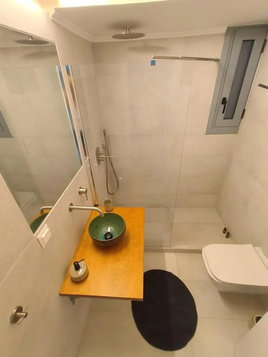 Image 5 of Stylish Artistic Flat with view, three min to metro