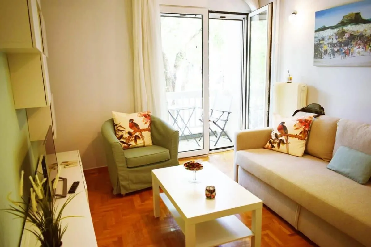 Image 3 of Stylish apt in the Historic heart of the city