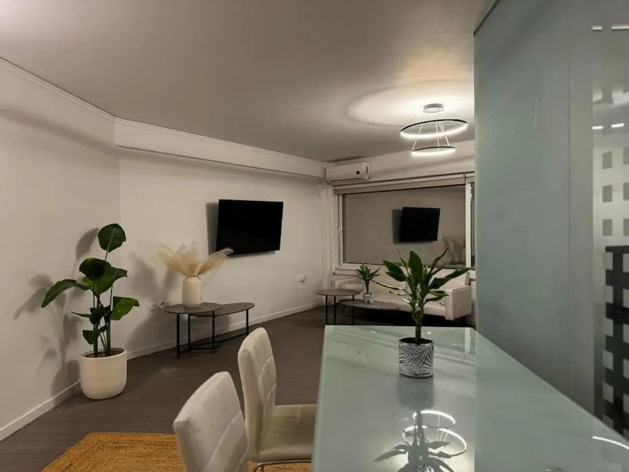 Image 6 of Sunny Home Private Jacuzzi Hydromassage, Underground Parking, 300m Metro Peristeri