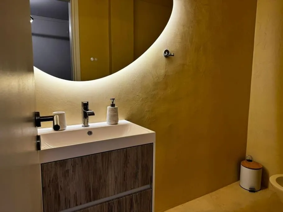 Image 1 of Sunny Home Private Jacuzzi Hydromassage, Underground Parking, 300m Metro Peristeri