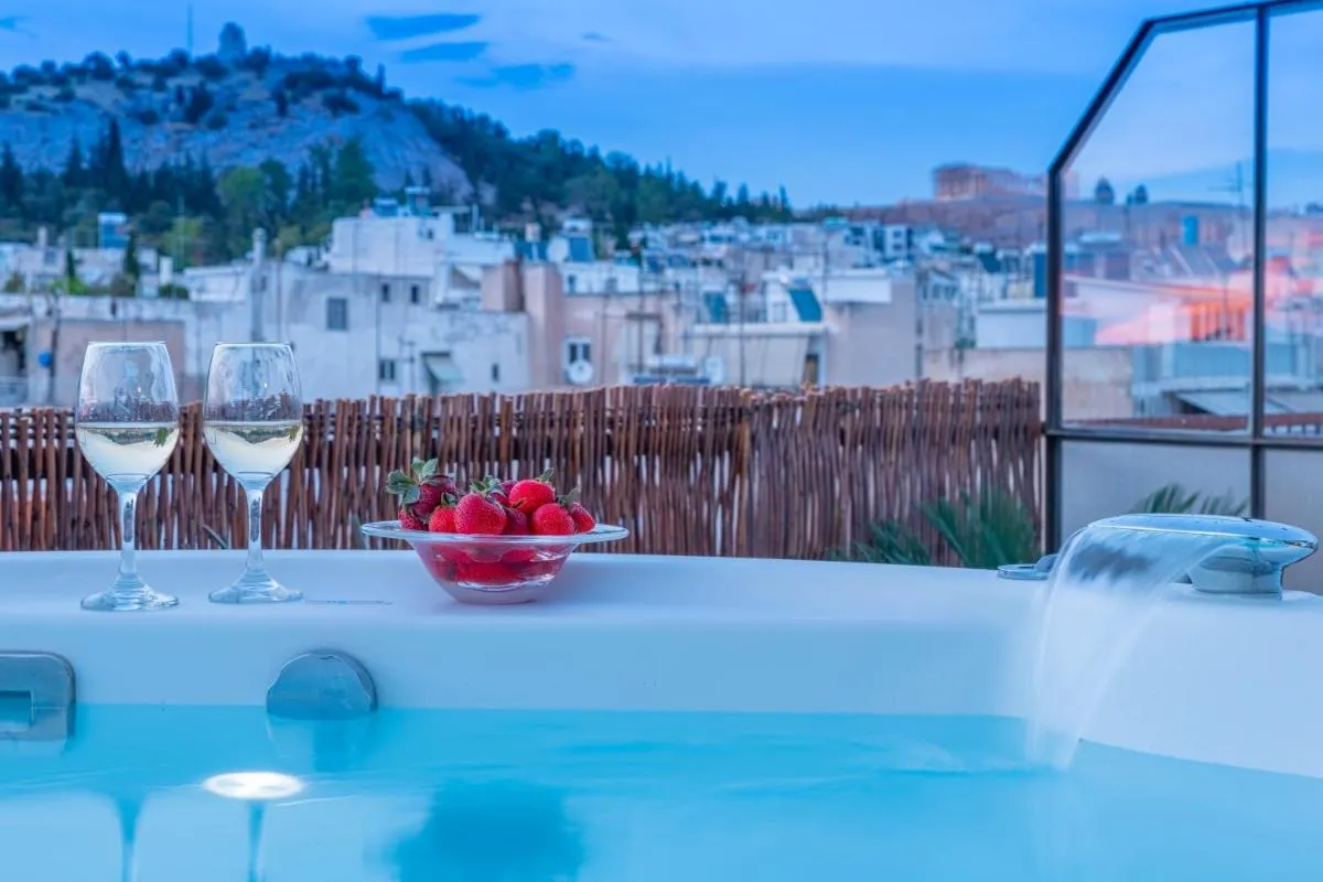 Image 3 of TopFloor Getaway Balcony&Hot tub+Acropolis view