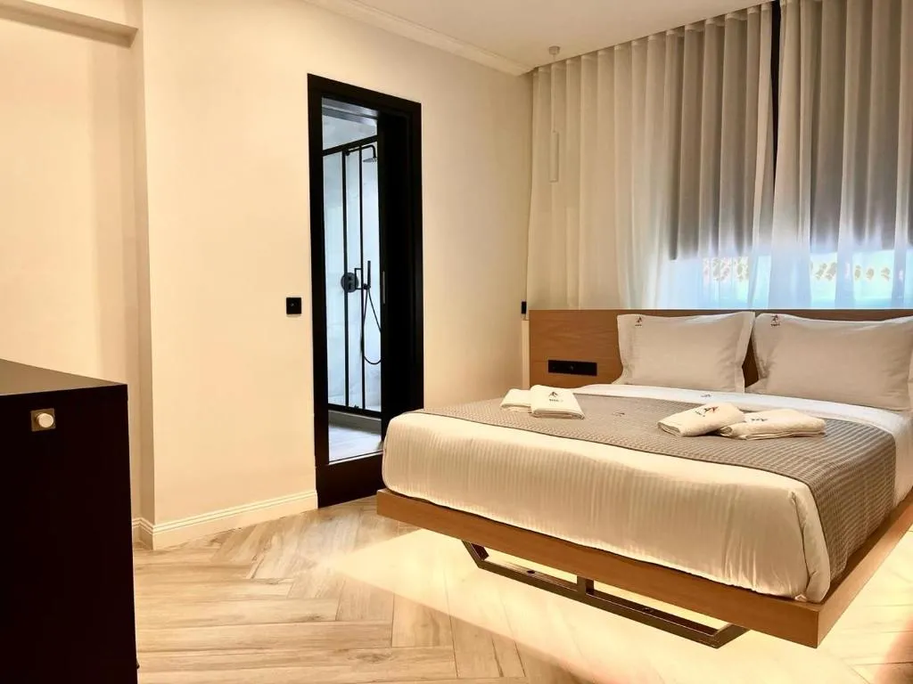 Image of Triple A – Chic & Elegant by the Market – FREE parking!