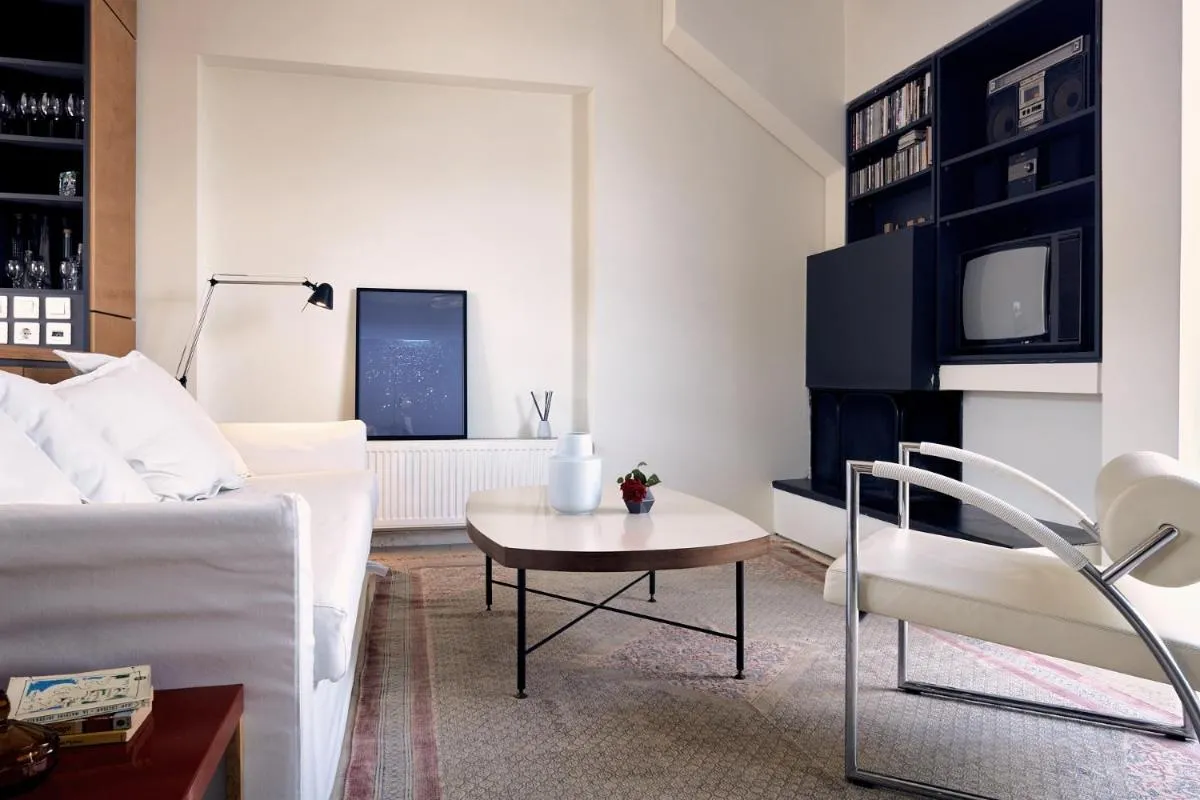 Image 2 of Two level apartment with panoramic view